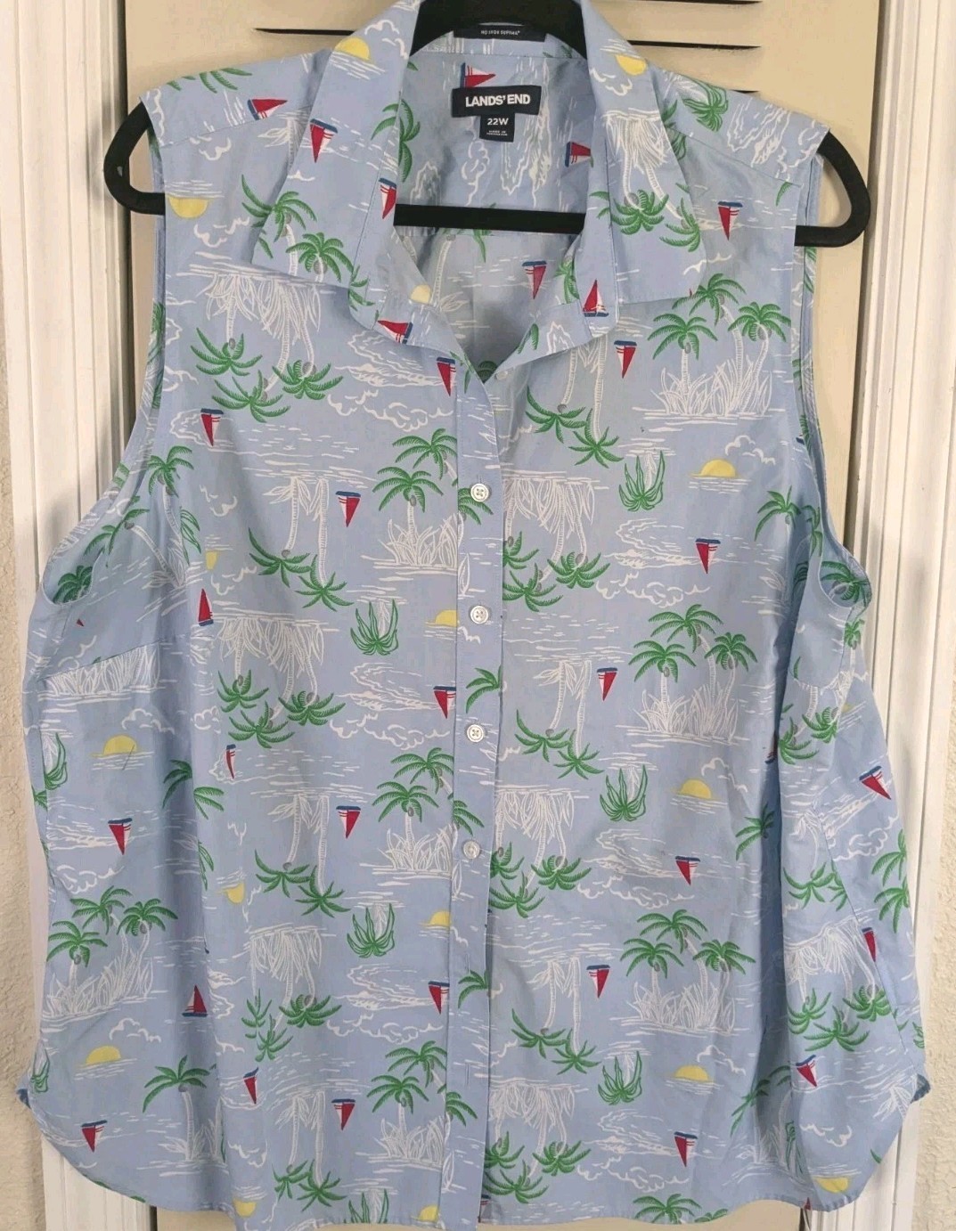LANDS’ END Women’s 22W Sleeveless Blouse Blue Sailboat Palm Tree Button Front