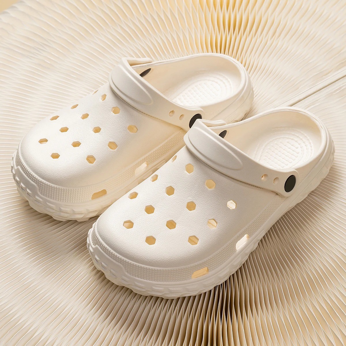 Crocs Classic Clog Unisex Slip On Women Shoe Ultra Light Water-Friendly Sandals