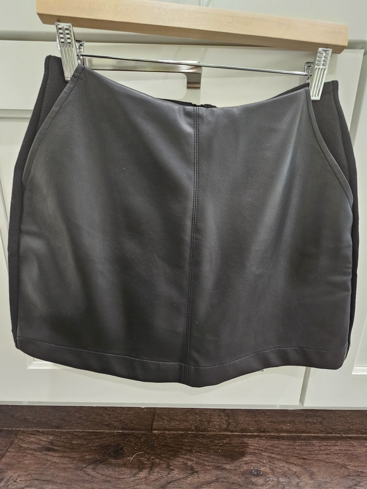 Cabi Jett Skort #4585 Black w /Faux Leather Size 2 EUC