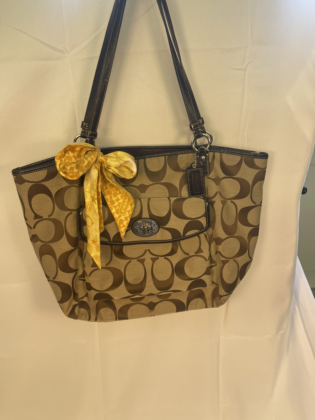 COACH Y2K Leah Signature C Shoulder Turn Lock Signature Tote Handbag