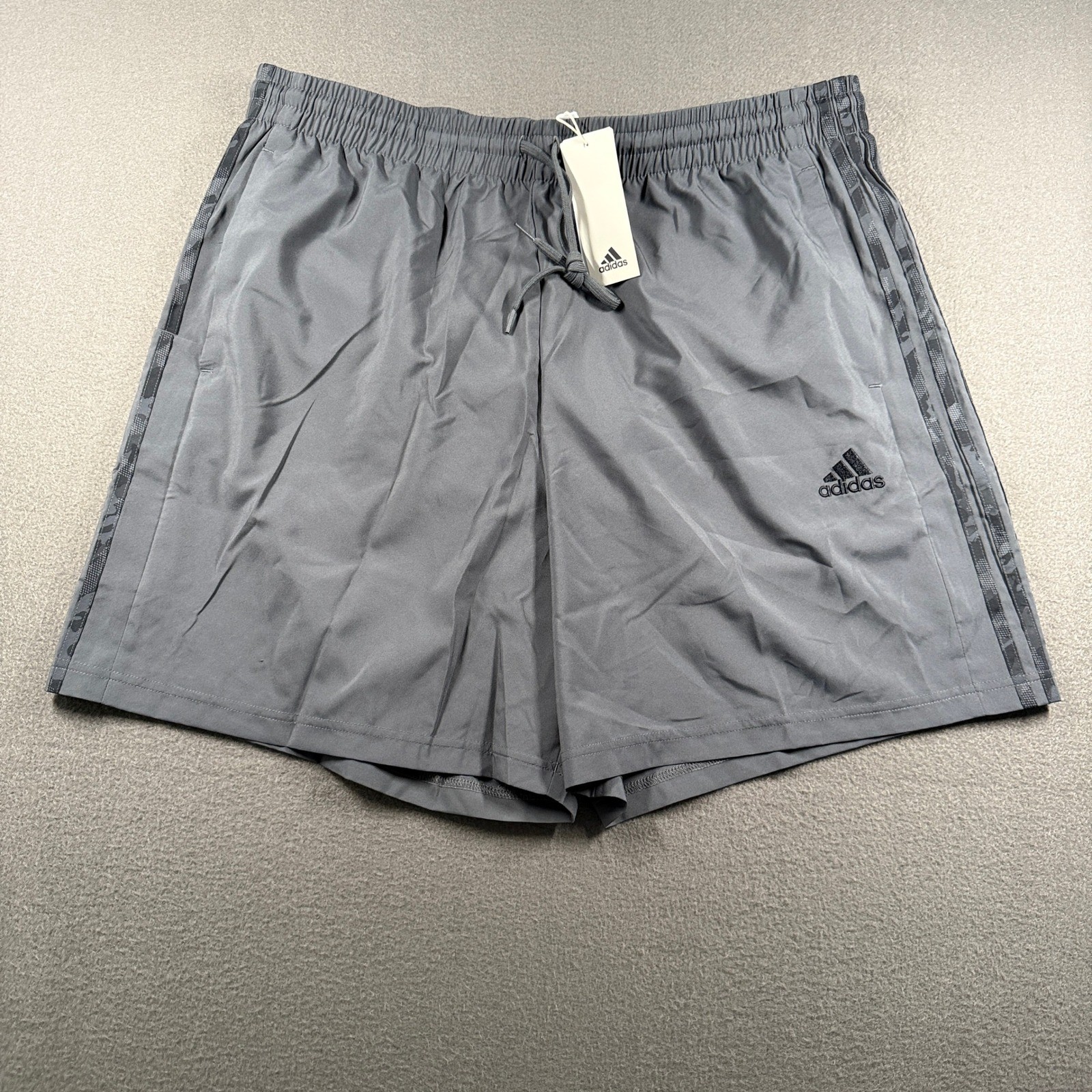 Adidas M 3S Chelsea Shorts Men 2XL Grey Five Black 3-Stripes Camo IC1494