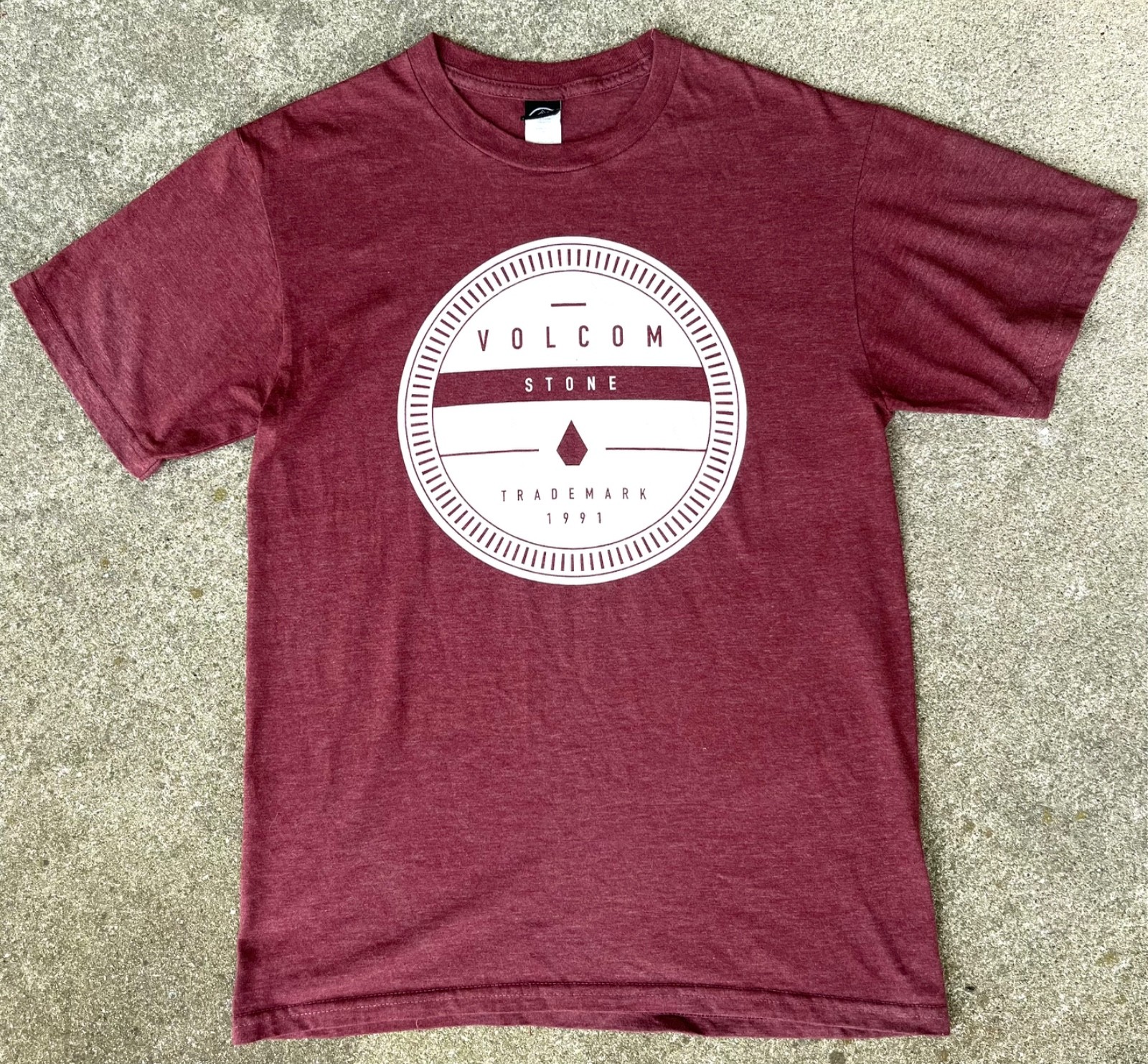 VOLCOM T-SHIRT S small Modern Fit Dark Red Burgundy Heather cotton/poly surf