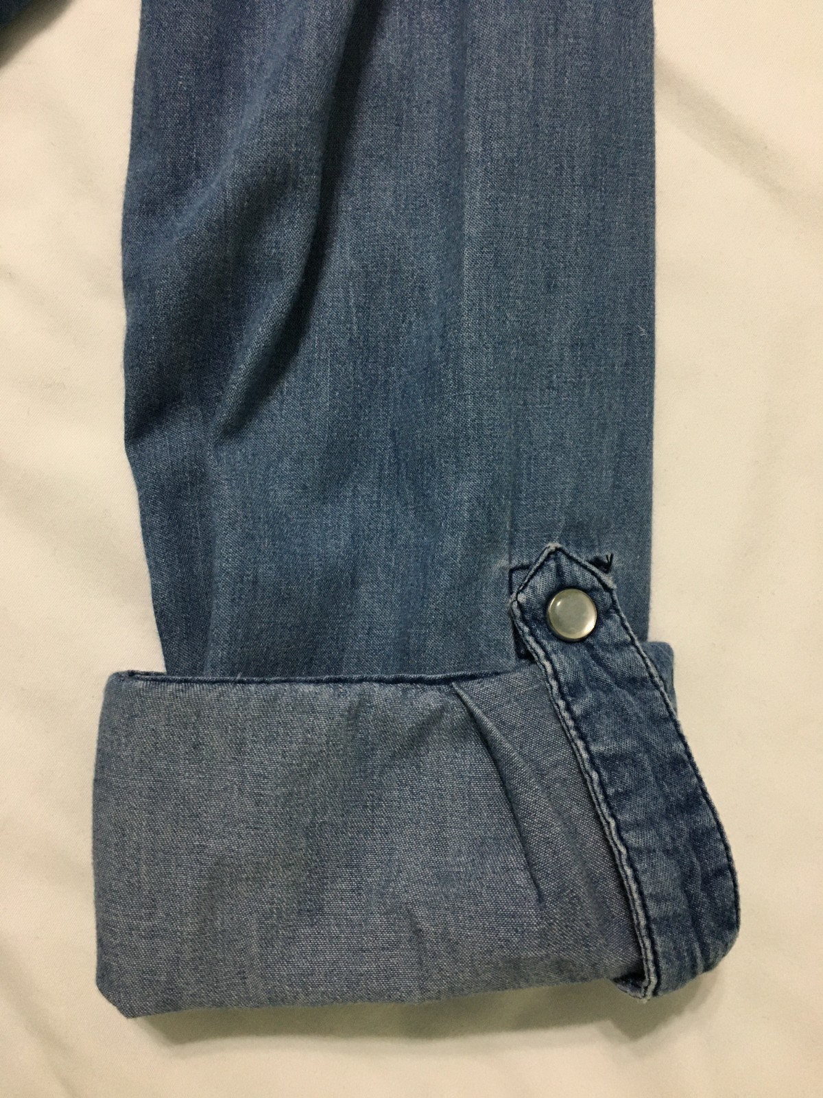 Hannah Womens Chambray Denim Shirt Size S Pearl Snap Roll Tab Sleeve 100% Cotton