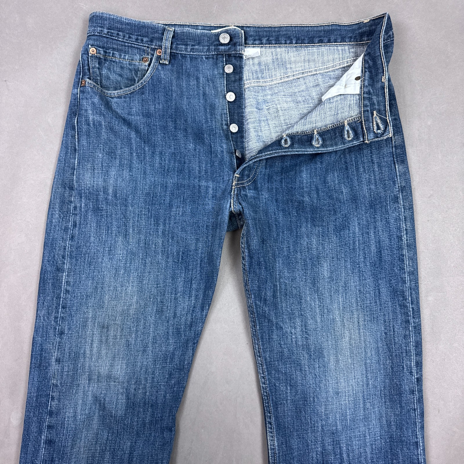 Levis 501 Jeans Mens 34×34 Blue Button Fly Denim Pants Faded Workwear (Tag36x36)