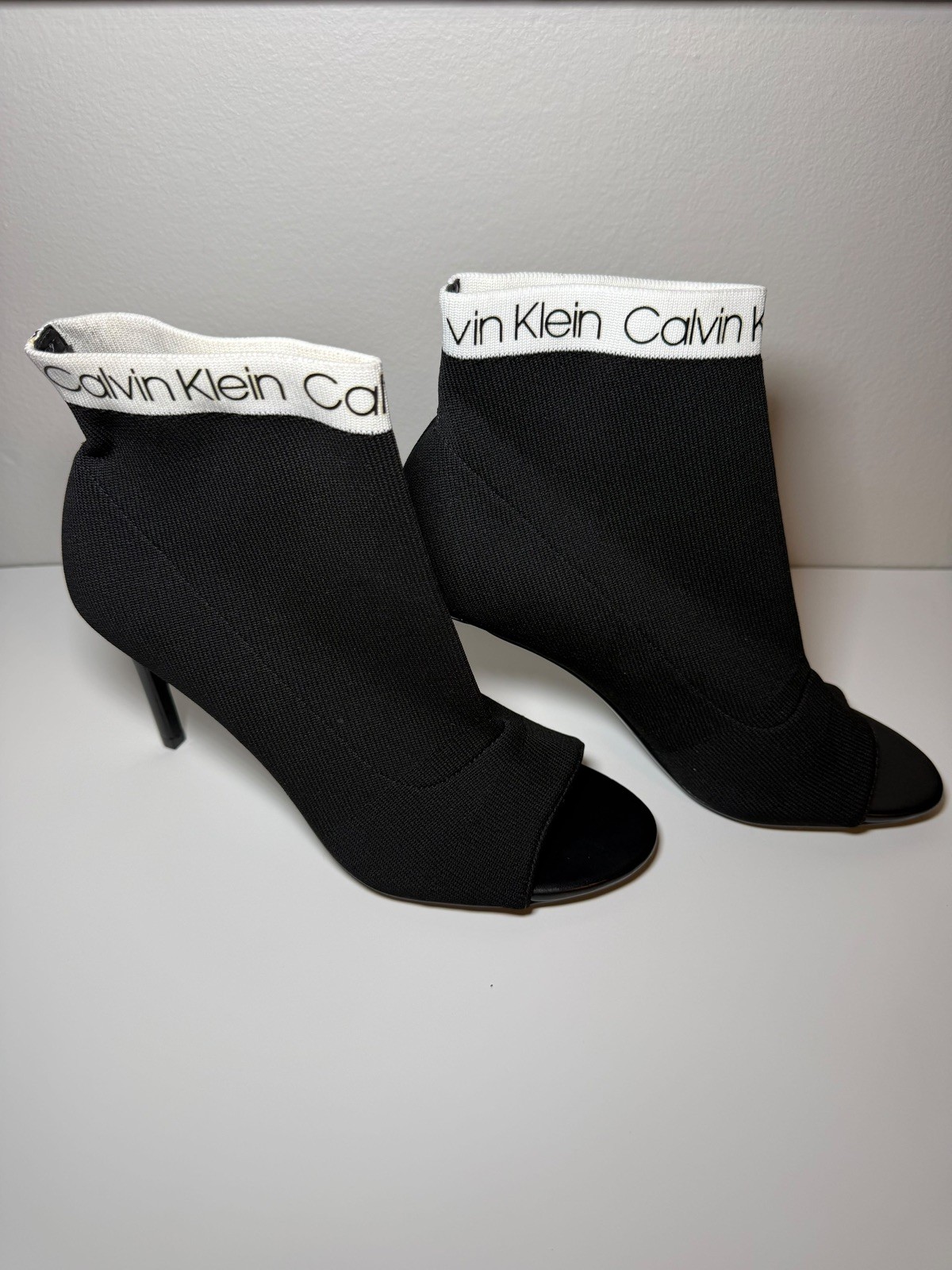 Calvin Klein Roscoe Black Stretch Knit Peep Toe Heels Size 8 M / White Cuff