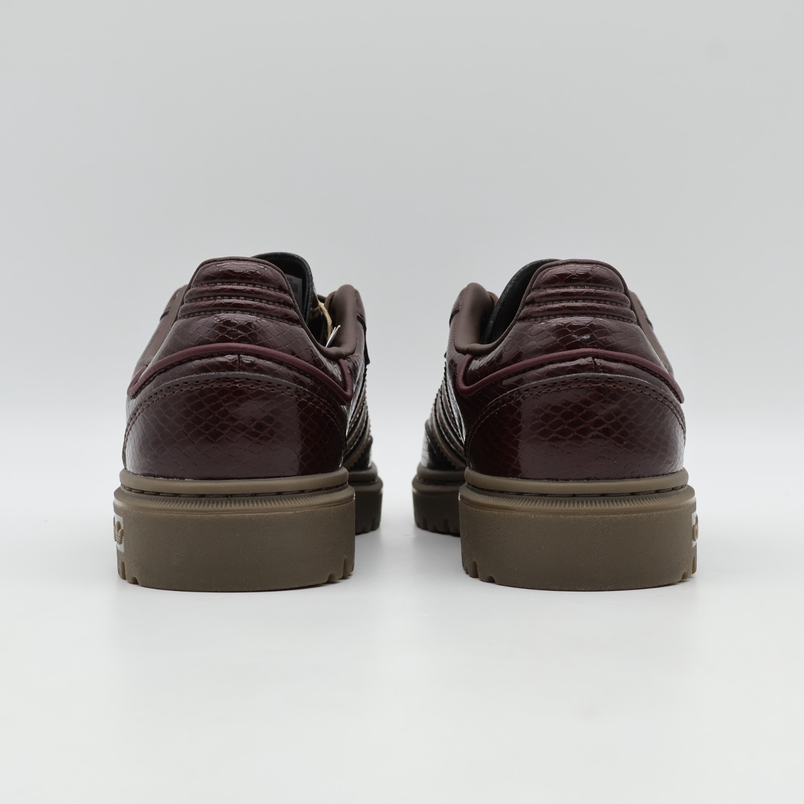 JQ6711 adidas SAMBA WTR SUPCOL CHABRN GUM5 (Men’s)