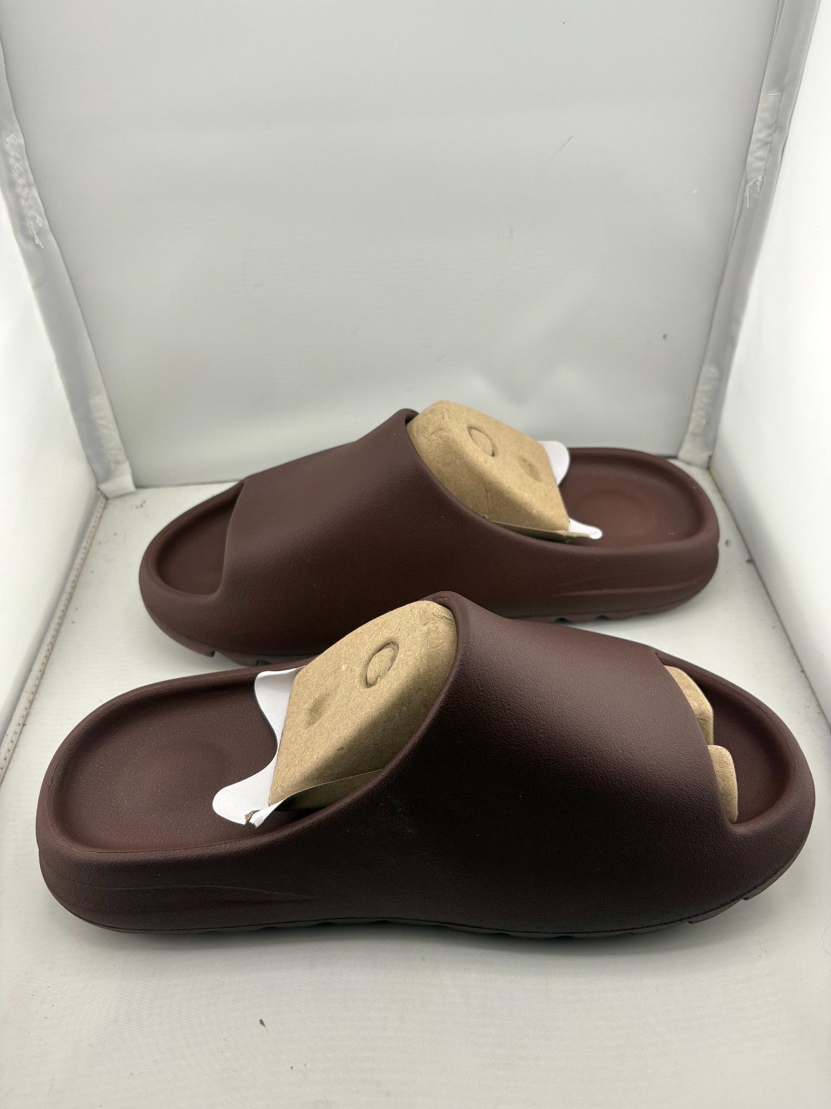 slides brown mens size 11 (YZY)
