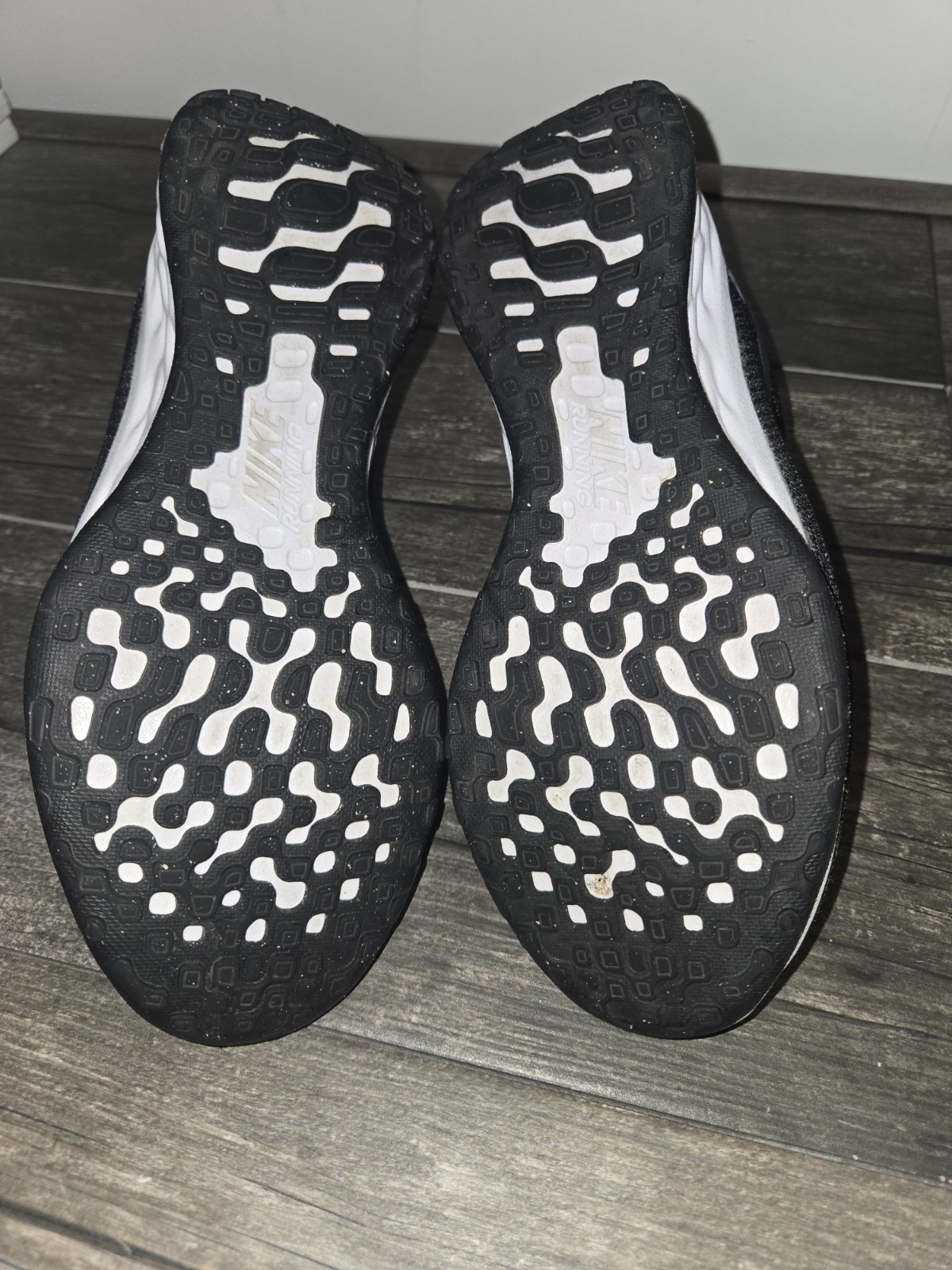 Nike Revolution 6 NN Black Running Women’s Size 8 Sneakers. I-10