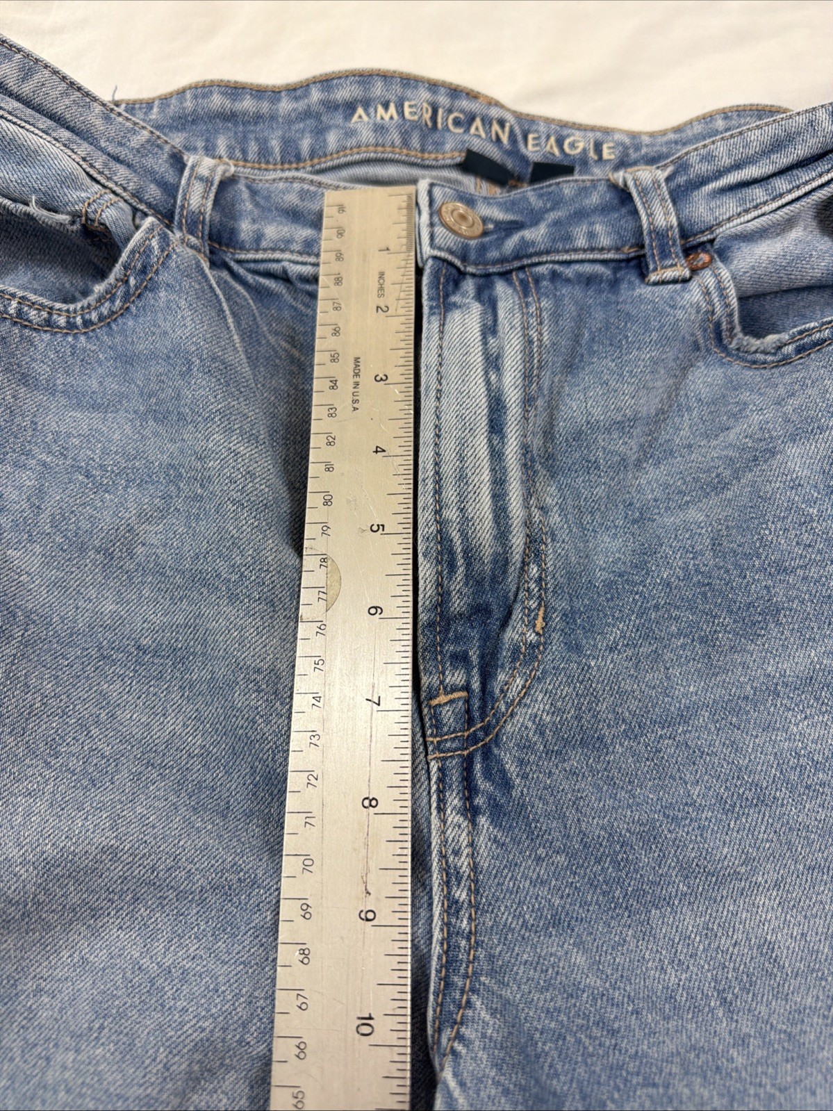 american eagle strigid Mom Jeans Womens Size 12 Medium Wash Thrashed