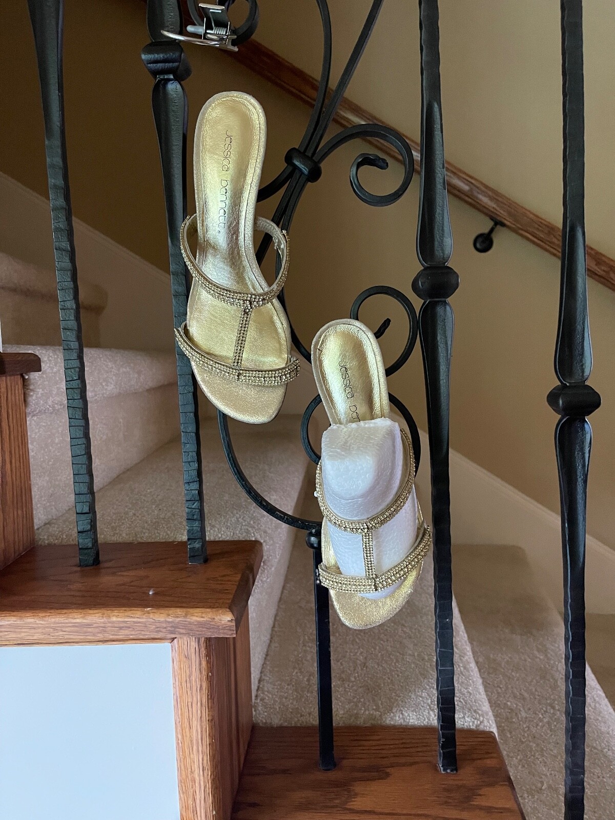 Jessica Bennett Gold Rhinestone Sandals, sz 9M, New