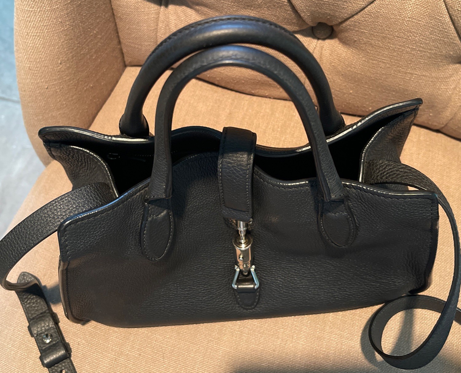 Gucci Soft Calfskin Jackie Piston Lock Top Handle Crossbody Bag Black Calfskin