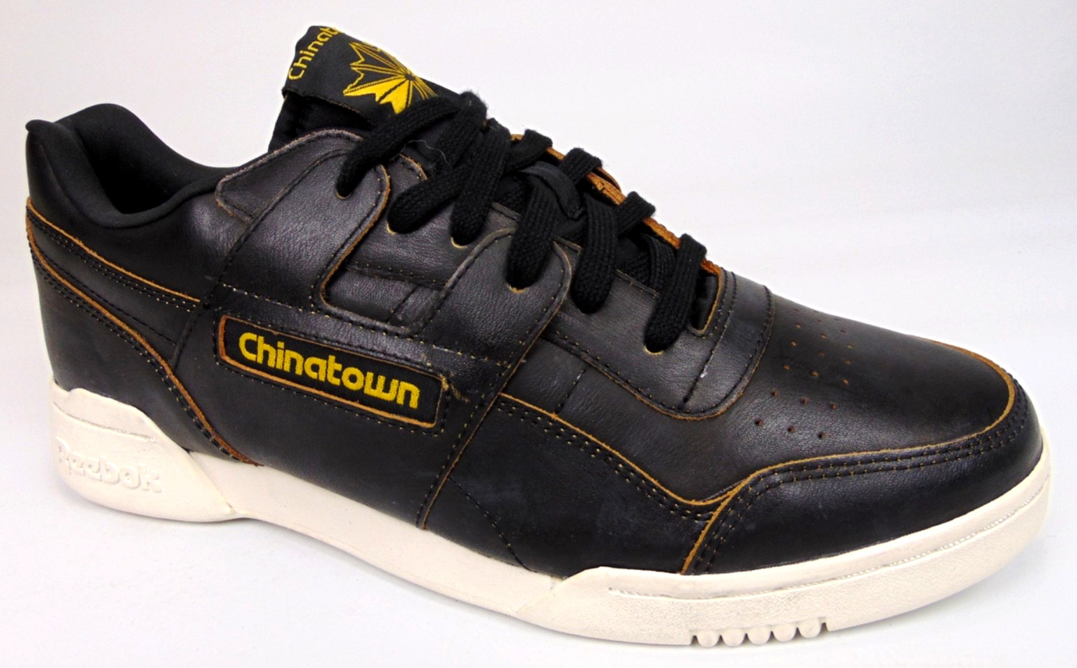NEW! Reebok Chinatown Market Mens Casual Sneakers Size 9.0 Black Distress Leathe