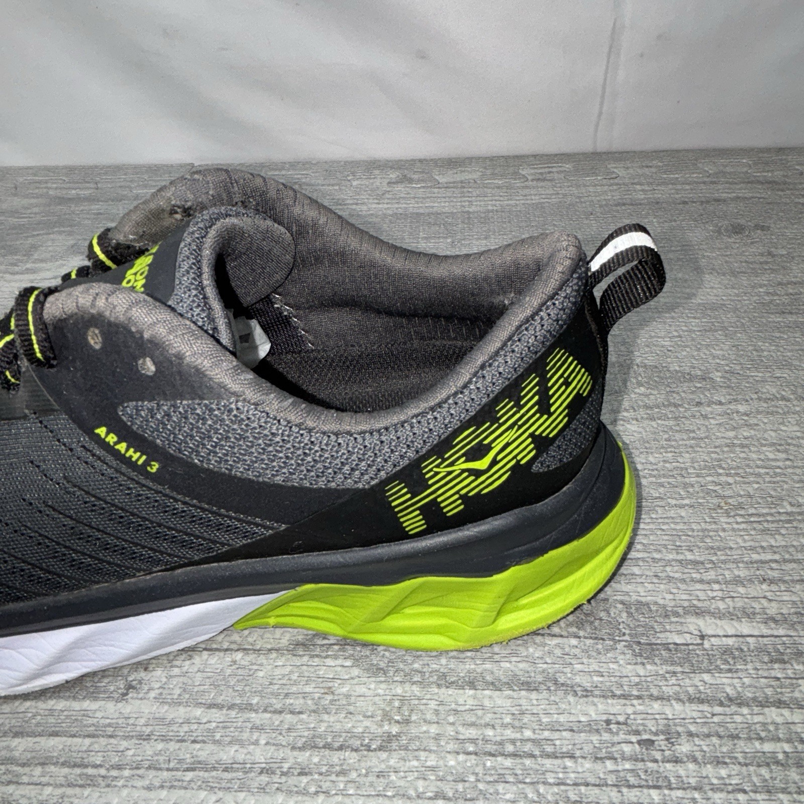 Hoka One One Arahi 3 Running Shoe Womens Size 7.5 Gray Athletic Gym Sneaker