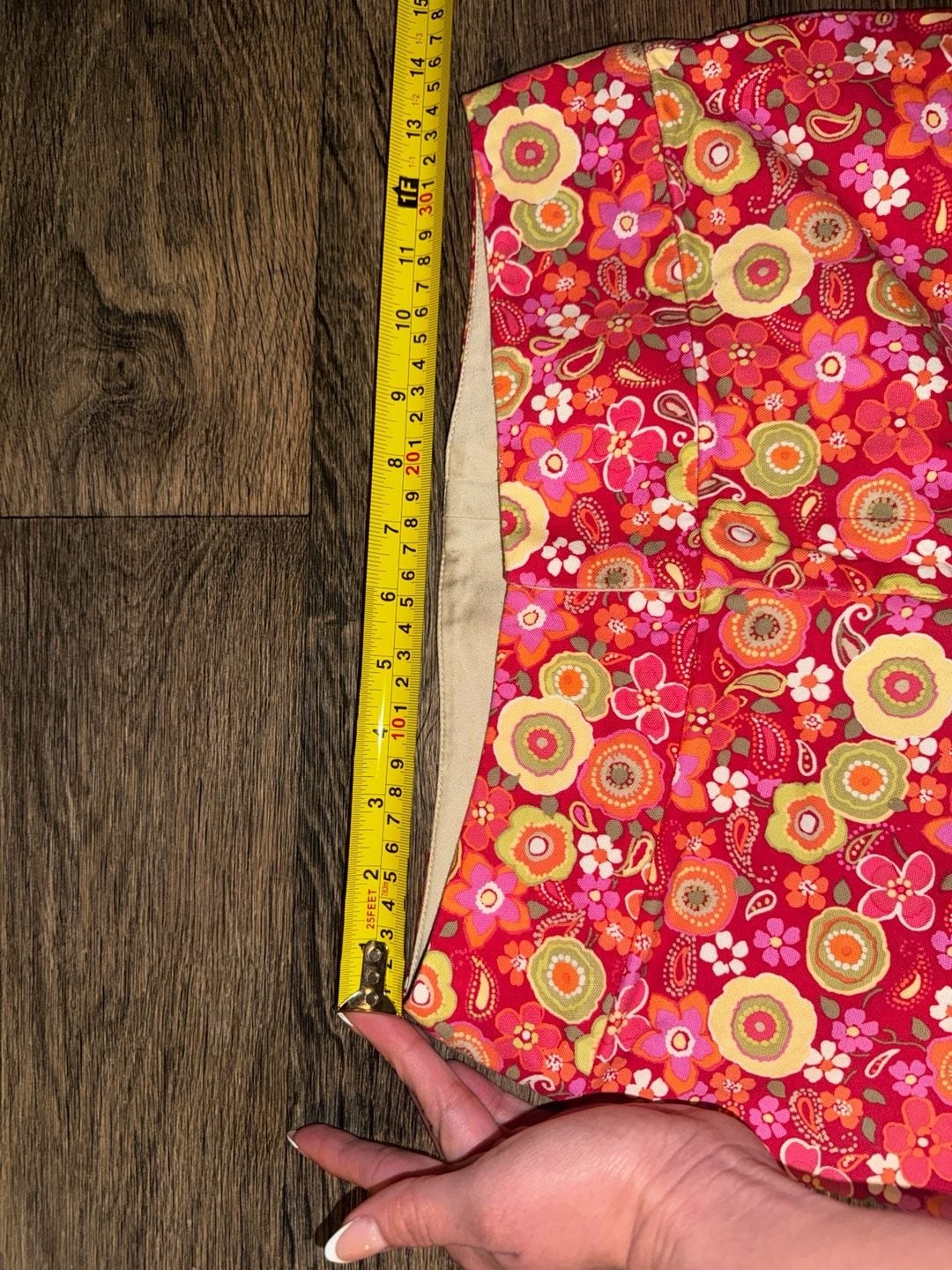 Y2k Central Falls Vintage Retro Floral Capris with Button Cuffs funky dopamine