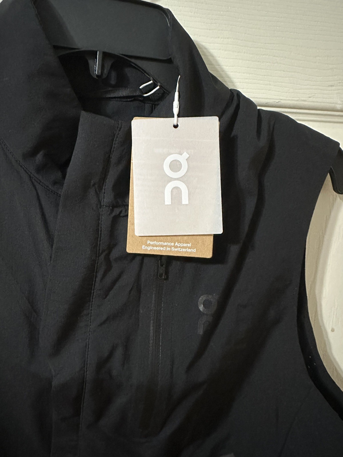 ON Cloud Running Women’s Weather Vest Black Sz Large Lightweight Reflective NWT