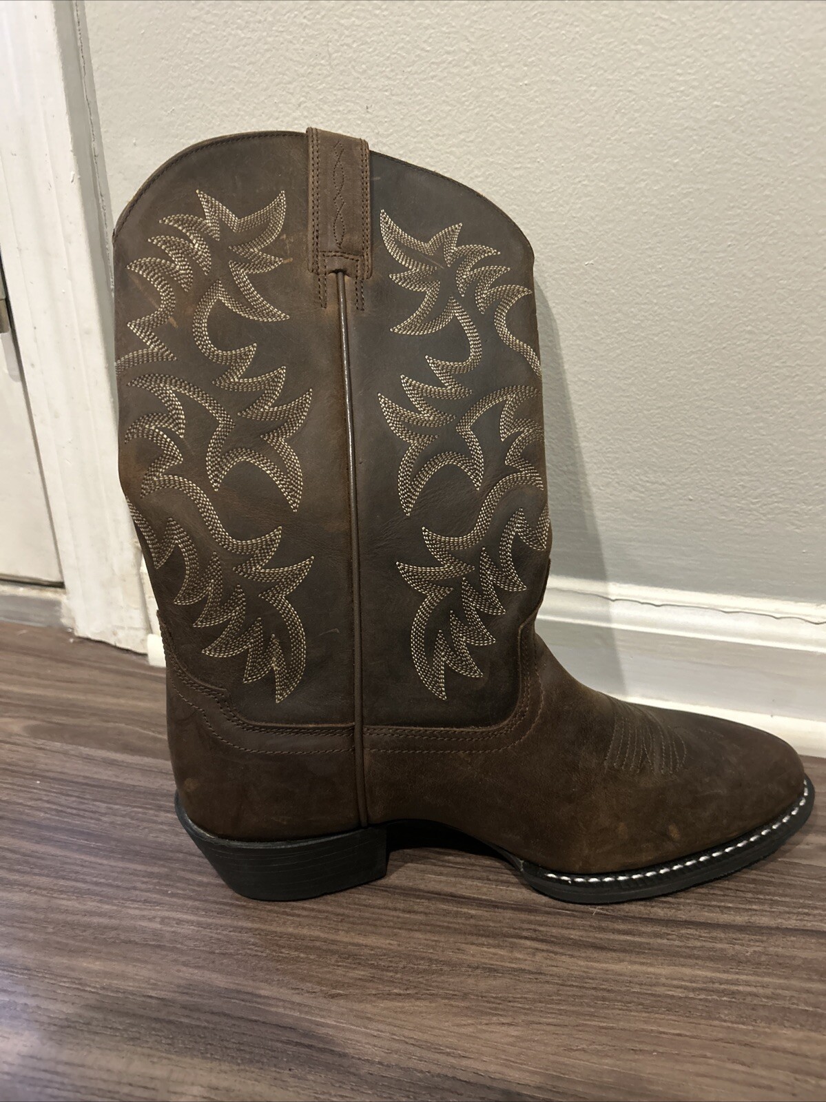 Ariat 34725 Distressed Brown Leather Cowboy Western Boots Men’s sz 8EE