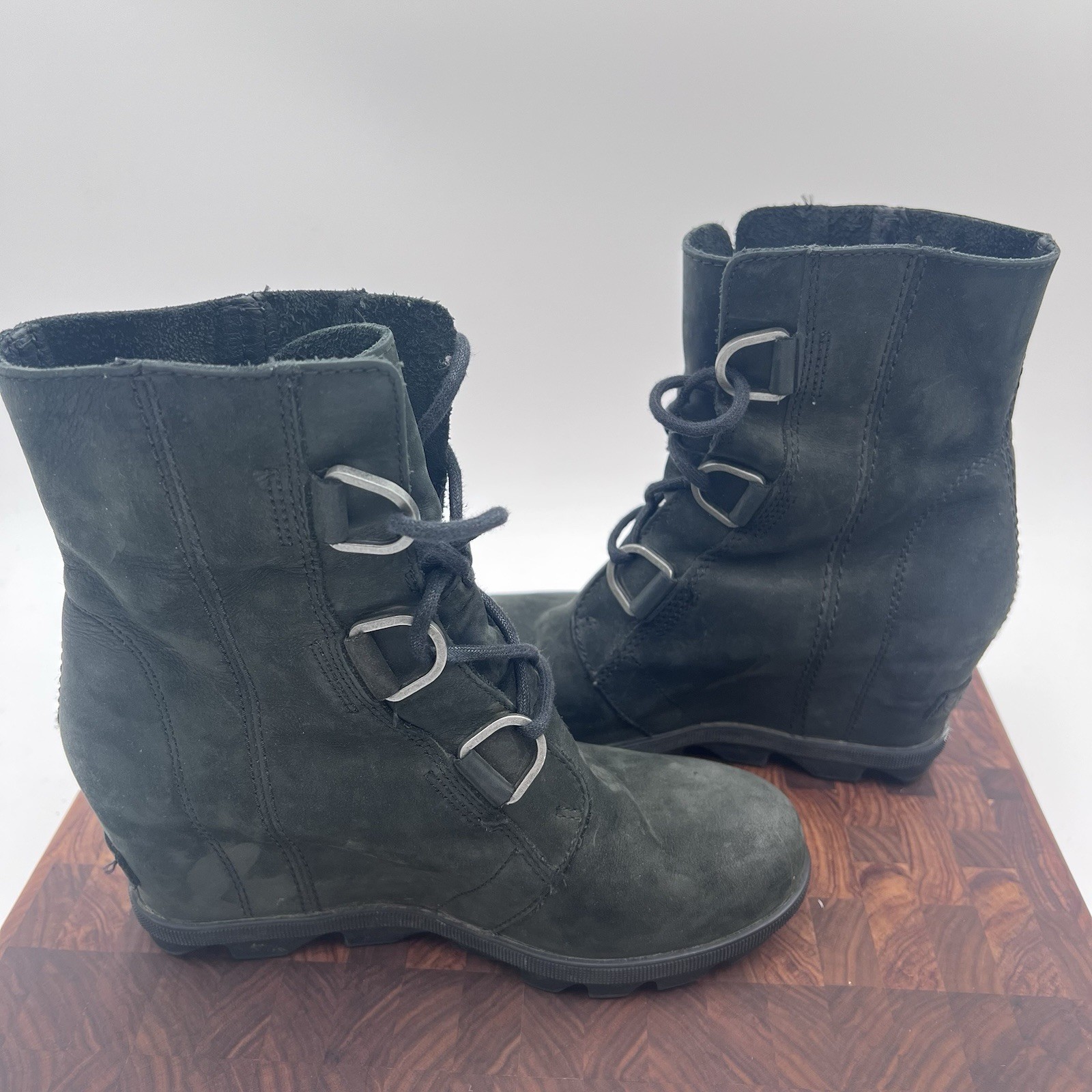 Sorel Women Joan of Arctic Wedge Waterproof Suede Boots Size 6.5 Olive Lace Up