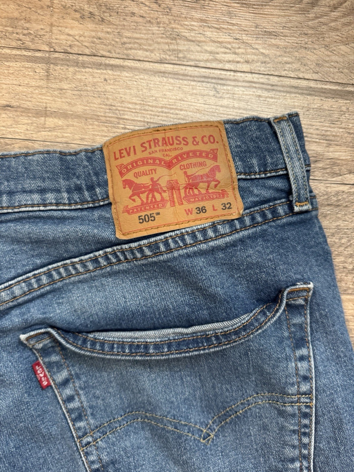 Levi’s 505 Series Men’s Blue Denim Straight Jeans Button Zip Regular Fit