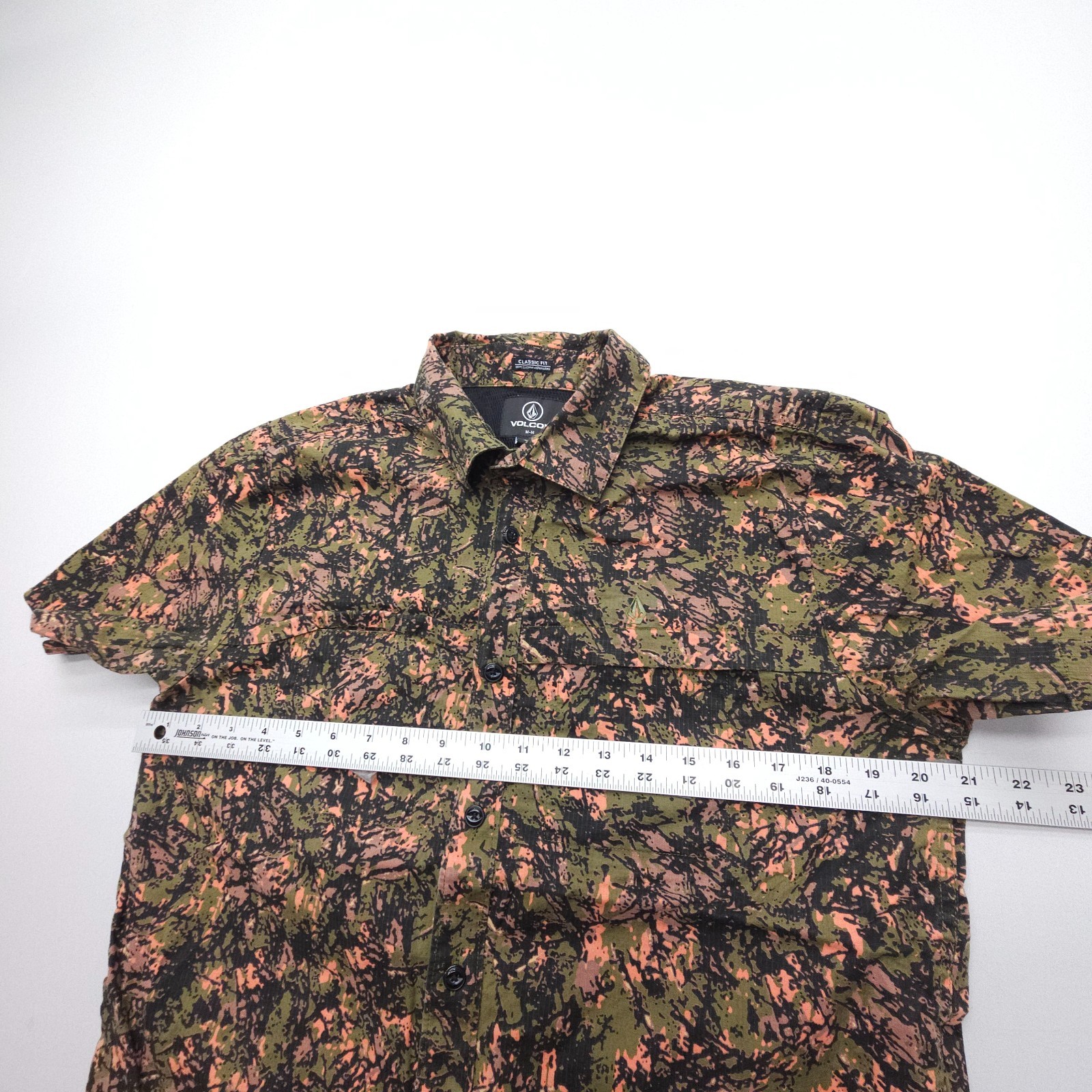 Volcom Short Sleeve Button Shirt Mens Medium Camo Print Classic Coastal Skate