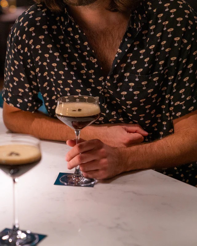 NWT Kenny Flowers Men’s Buzz Around Martini Print Rayon Shirt Size XL
