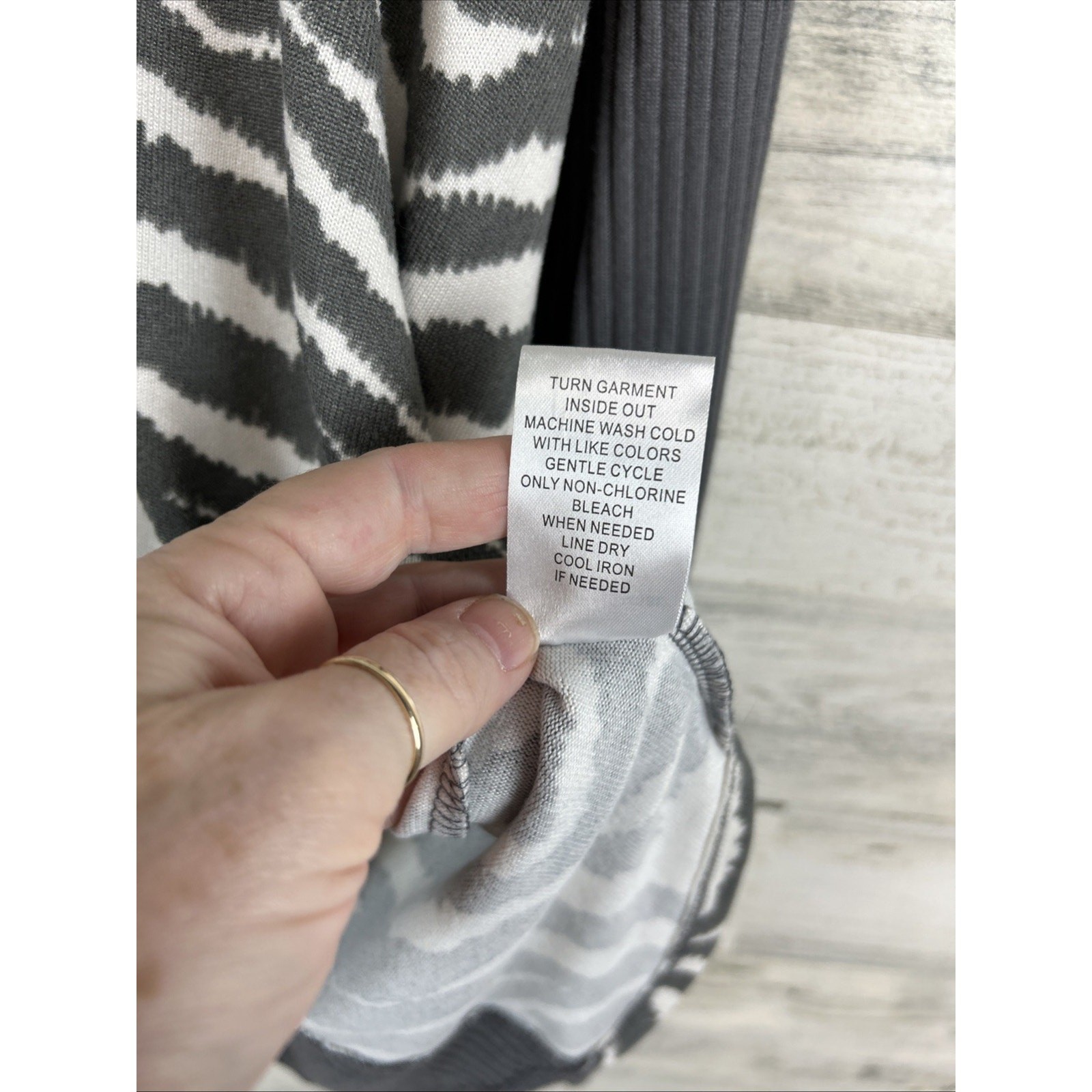 Zebra Print Como Vintage Grey Long Sleeve Top Women’s Size XL