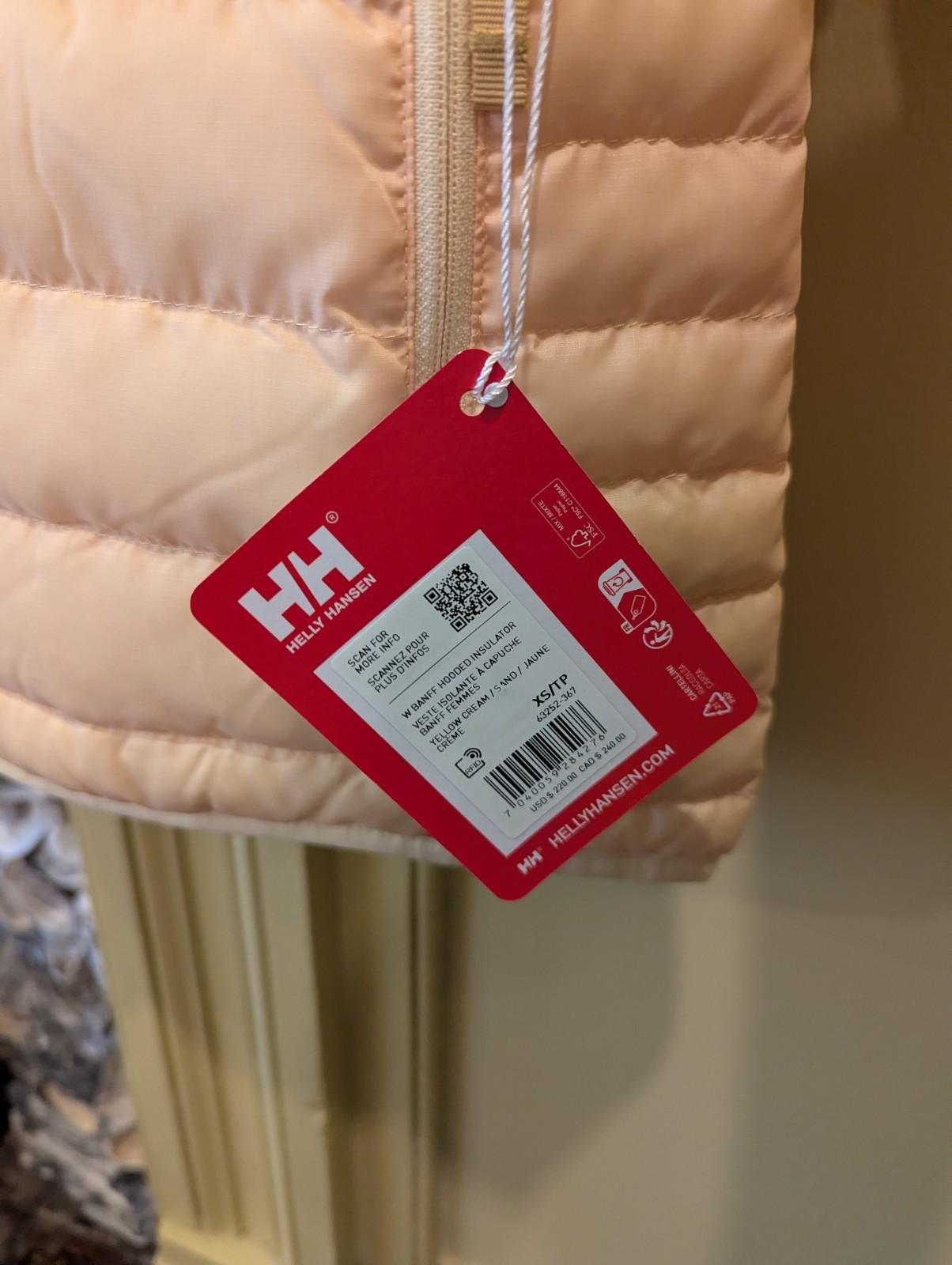 Helly Hansen Banff Hooded Puffer – Women’s Xs – Yellow Cream