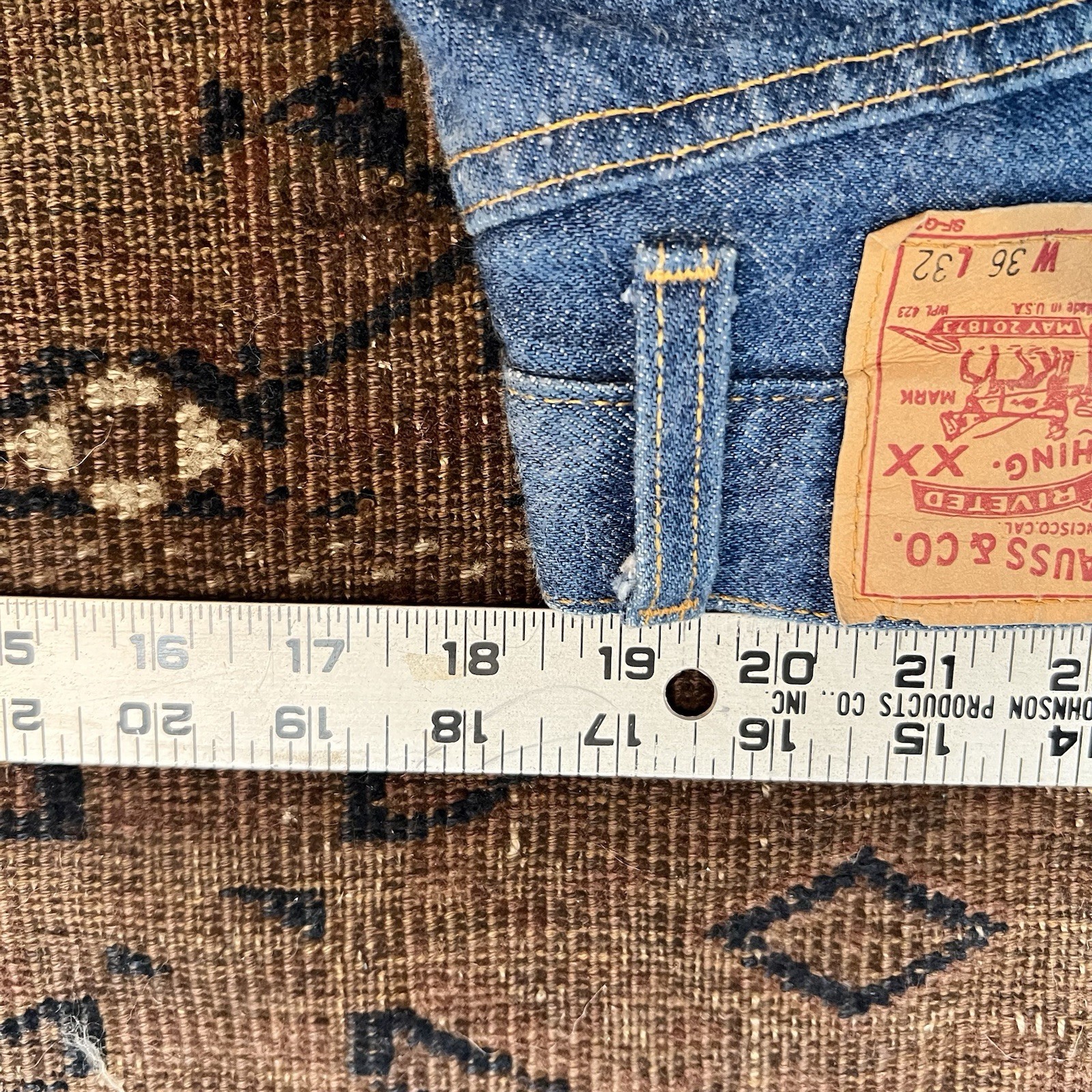 Vintage 1993 Levi’s 501 01 13 Made in USA Fuzzy One Wash Denim Jeans W36 L32