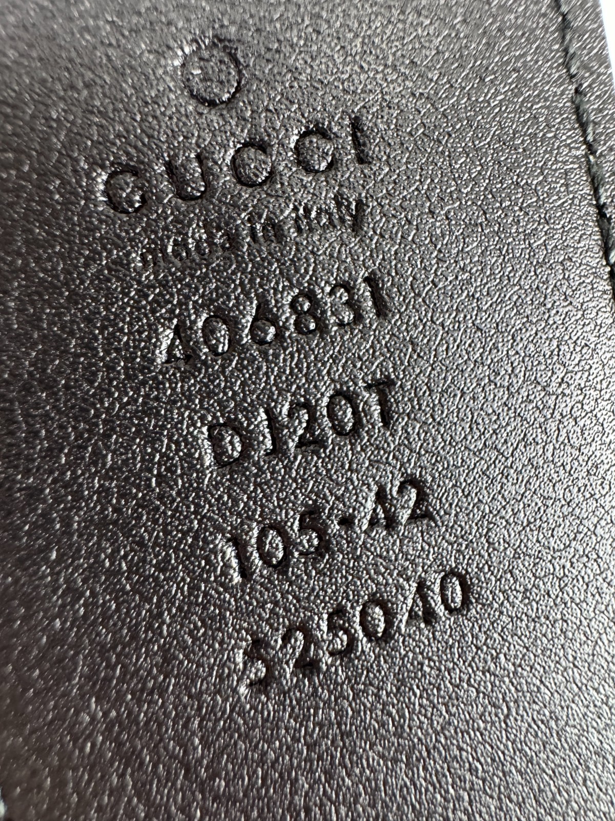 Gucci New Auth 105 cm 42 in Black Leather Gold GG Marmont Belt Dust Bag