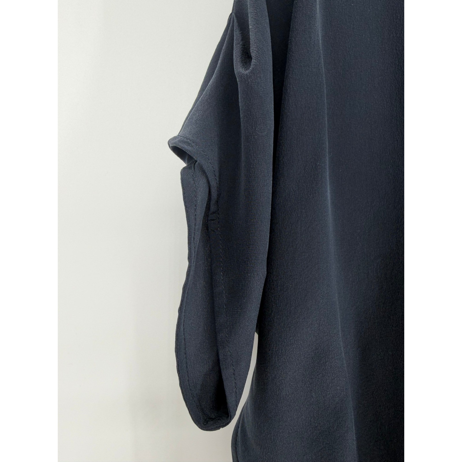 Chelsea Flower Navy Scoop Neck Petal Sleeve Draped Silk Top Women’s Size XL