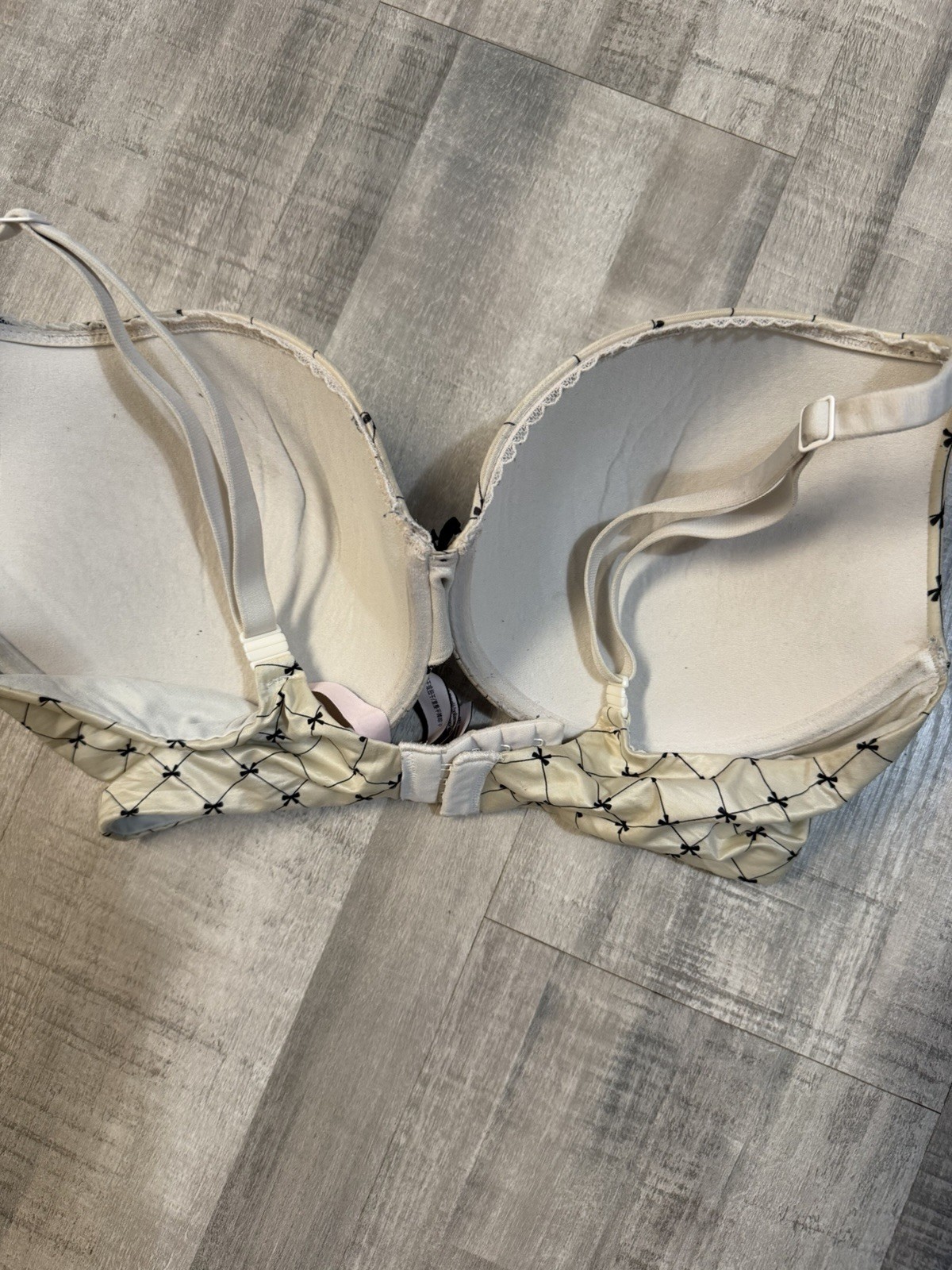 Victoria’s Secret Convertible Push Up Bra 36DD Ivory Black Bow Print Underwire