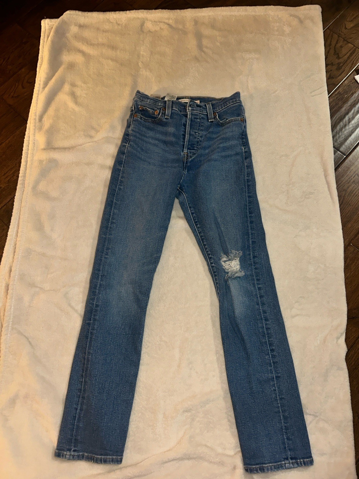 Levi’s Wedgie Straight Women’s Blue Denim Jeans Distressed Button Logo Zipper