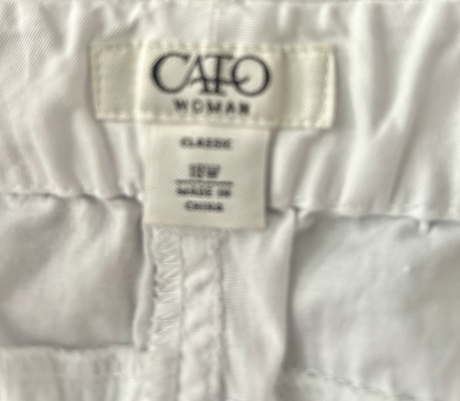 Cato Women’s Plus White Cargo Capris Stretch Waist Comfort Cotton/Spandex Button