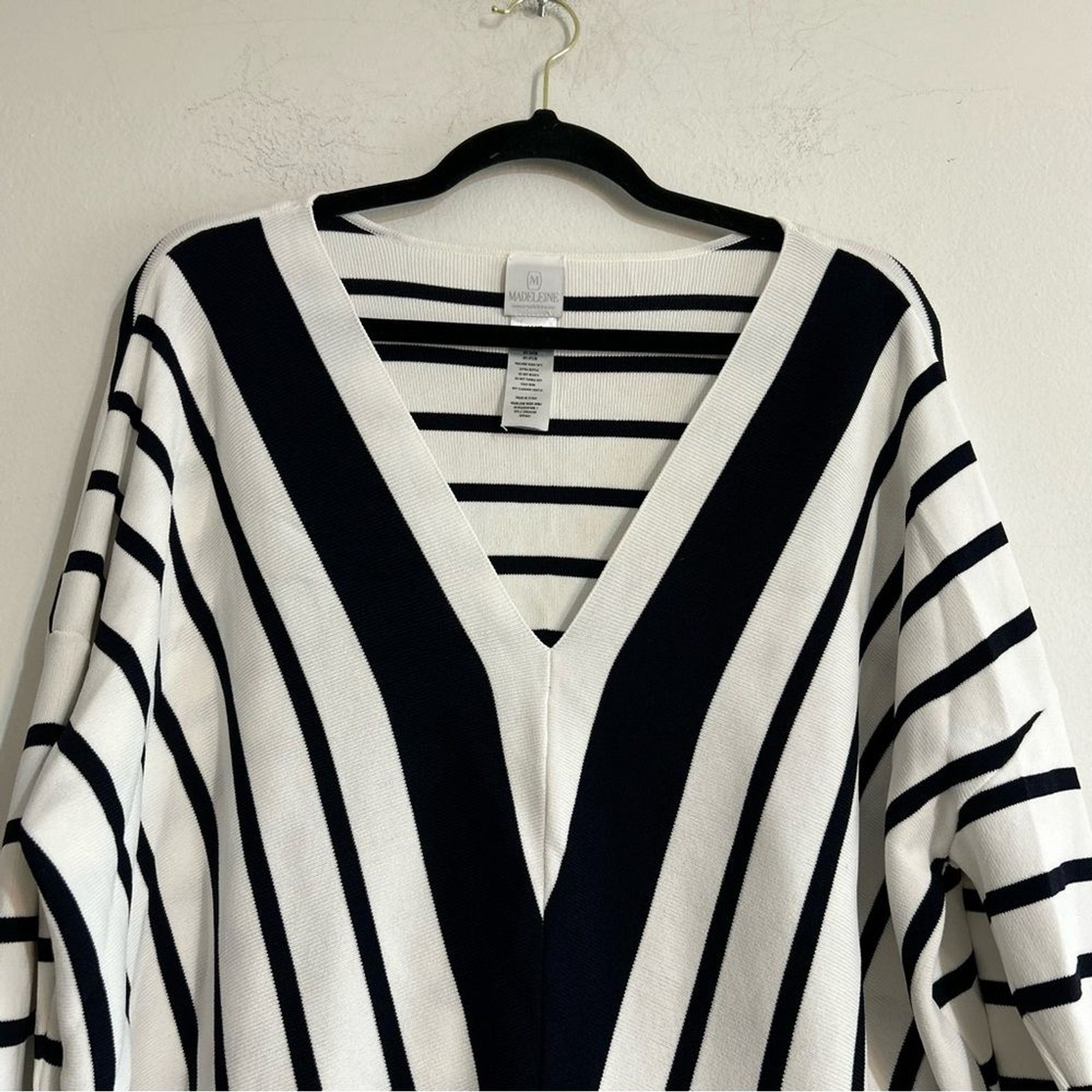 Madeleine Germany White & Black Striped V-Neck Sweater Size 14/16