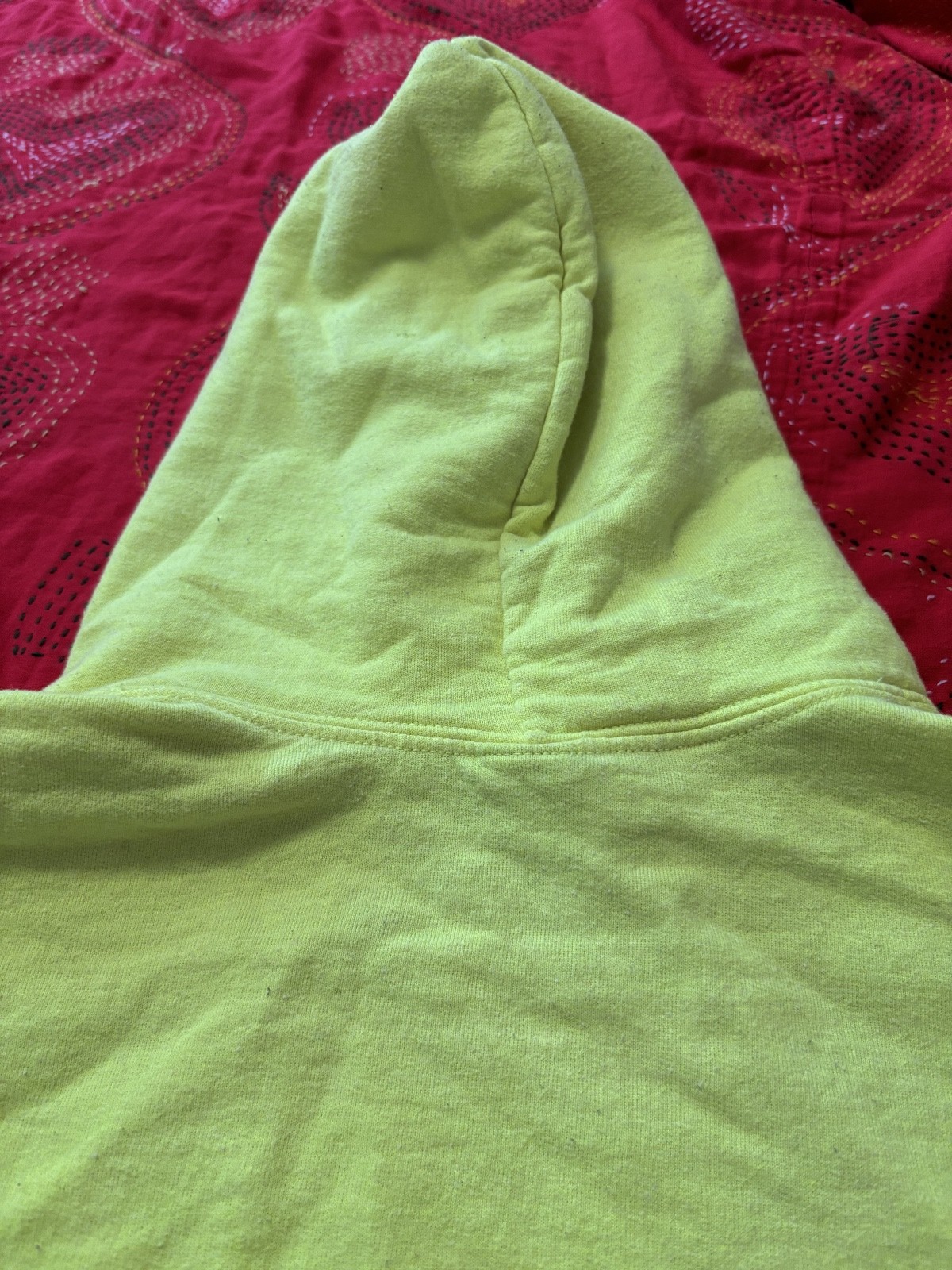 Ladies? We Got This Yellow Graphic Sweatshirt Street Casual Hoodie. Size X-large