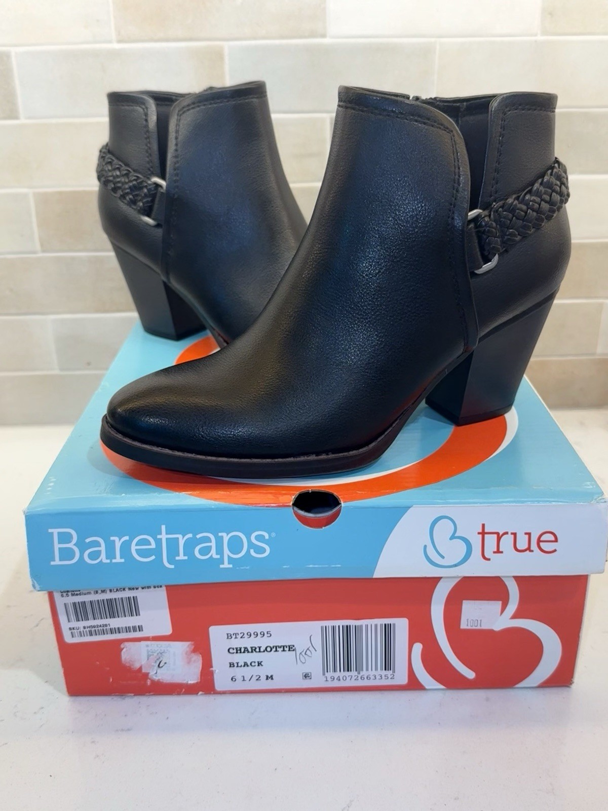 NIB-BareTraps Womens Charlotte Faux Leather Black Braided Ankle Booties Size 6.5