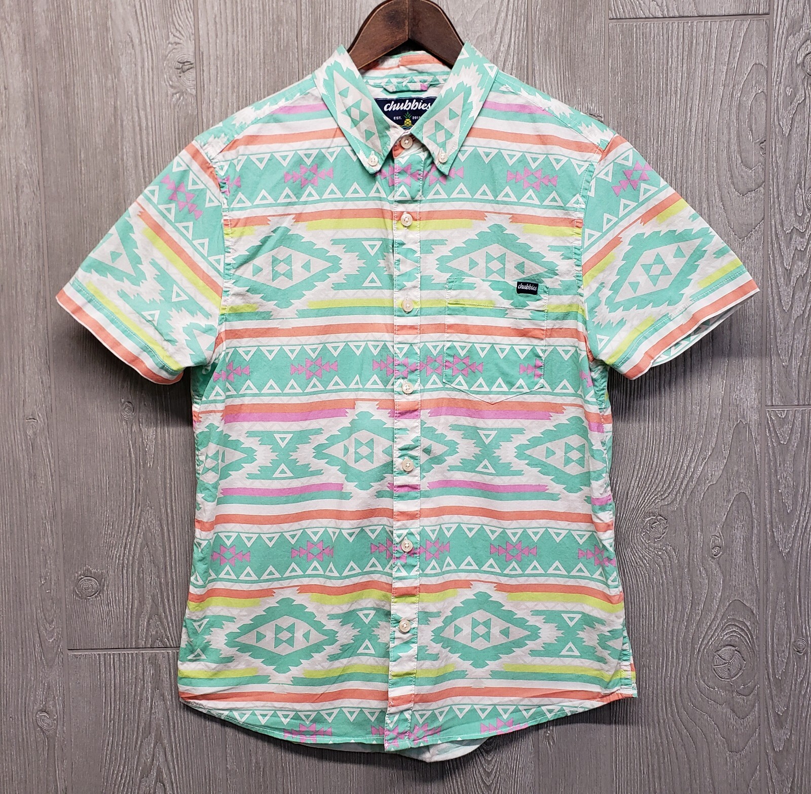 Chubbies Shirt Mens Small Reg Fit Button Down Aztec Southwestern Stretch Logo SS