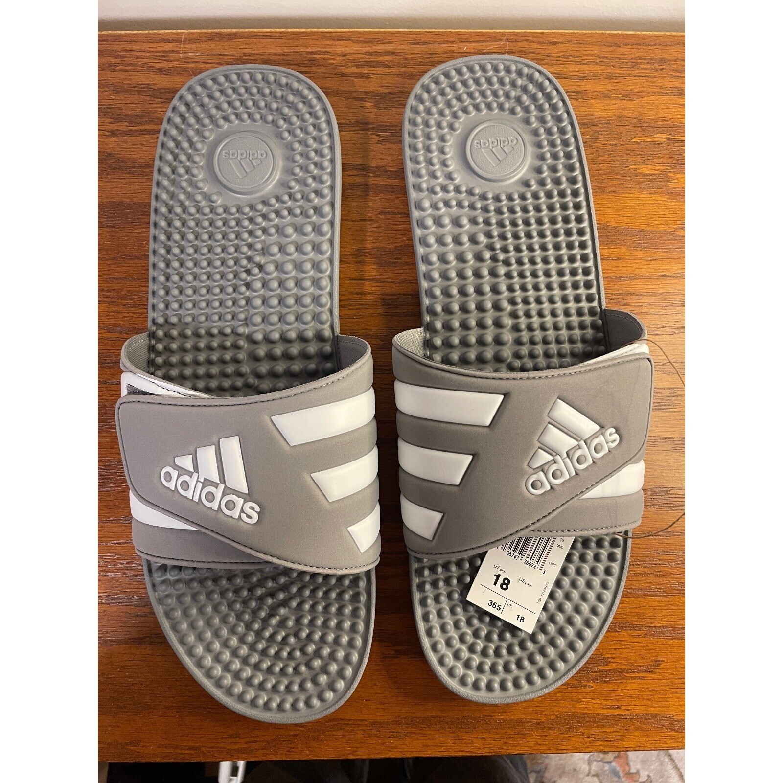 NEW Mens 18 Adidas Adissage Slides Sandals Massage Comfort Sport Gray White
