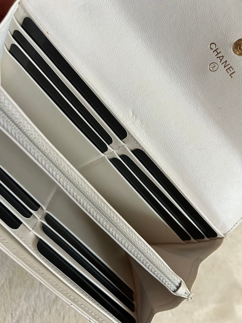 Price Negotiable Chanel Long Wallet White Lambskin White Matelass Coco Mark Warr