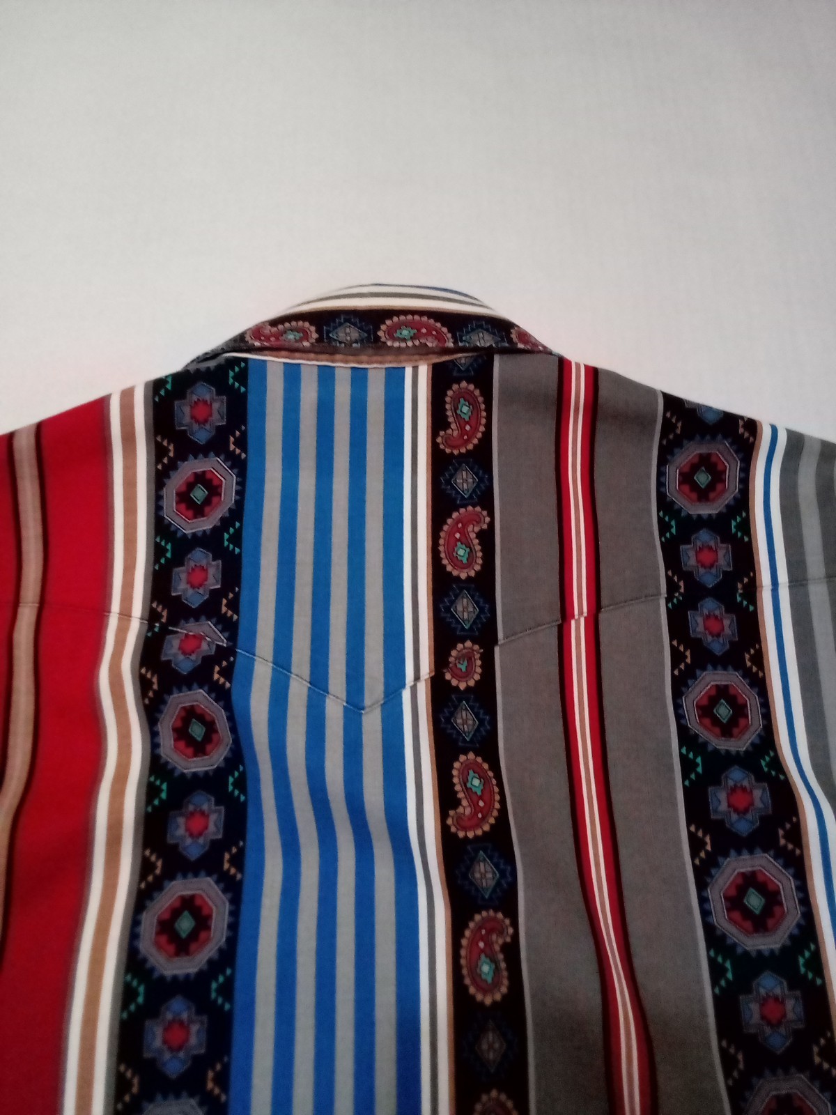 Vintage 90s Wrangler Brushpopper Western Black Pearl Snap Aztec USA Shirt