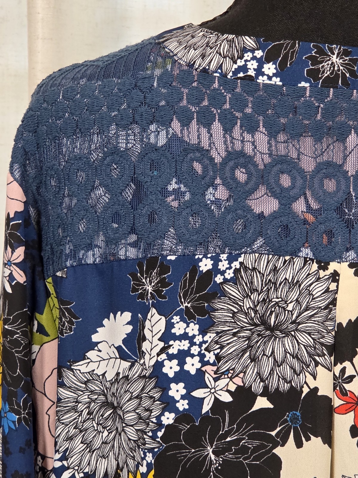 Zac & Rachel Top XL Navy Floral Lace Yoke Boho Tunic Blouse 3/4 Sleeve V-Neck