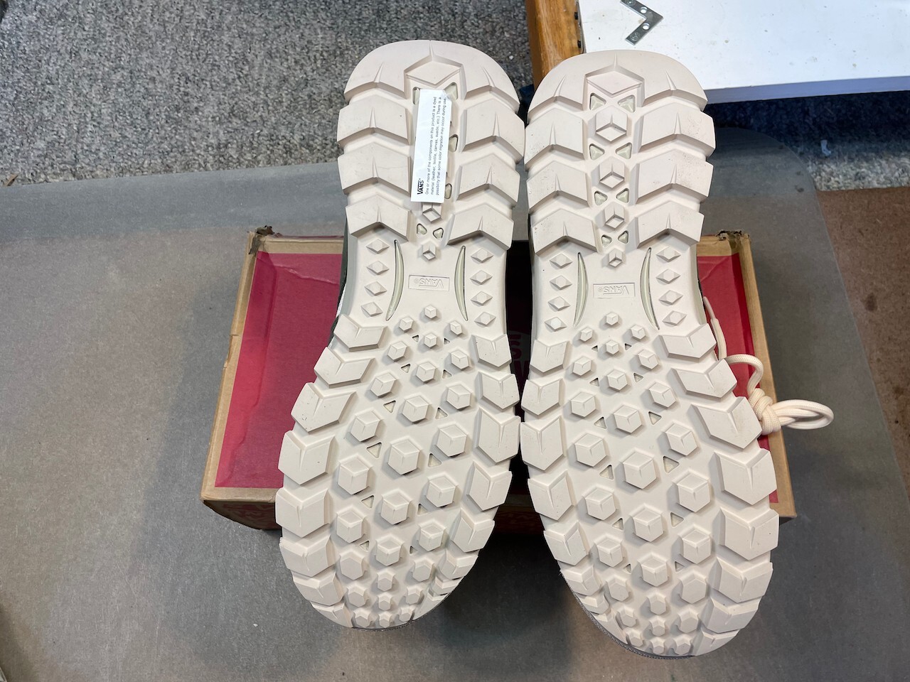 Vans AMZN Trailhead Trk Buttercream Size US 13 Men New VN0A7TO2BLE