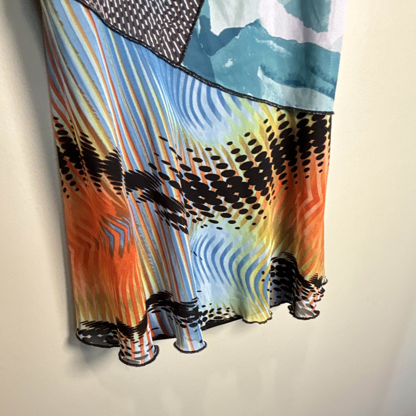Vintage Y2K Fitted Geometric Women’s Medium Spaghetti Strap Tank Top.