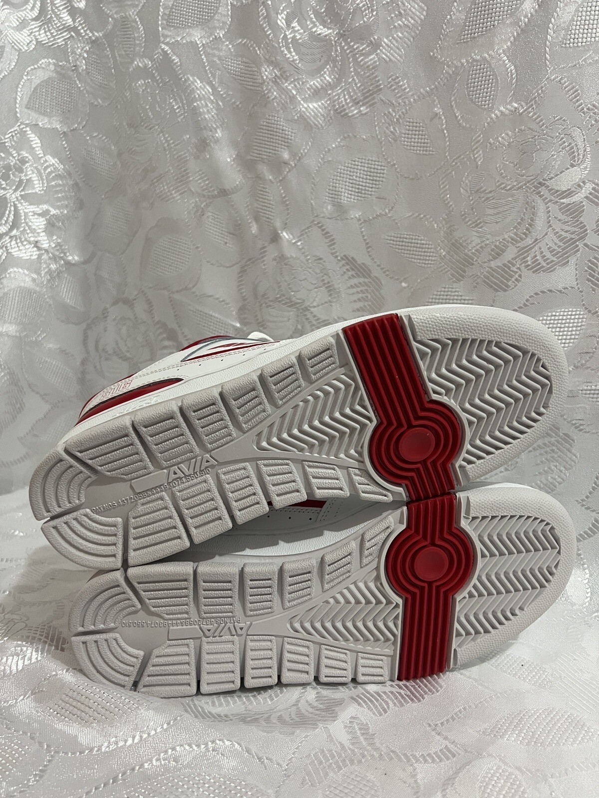 AVIA BASKETBALL WHITE RED 816 RETRO LOW TOP OLD SCHOOL 880 LEGACY