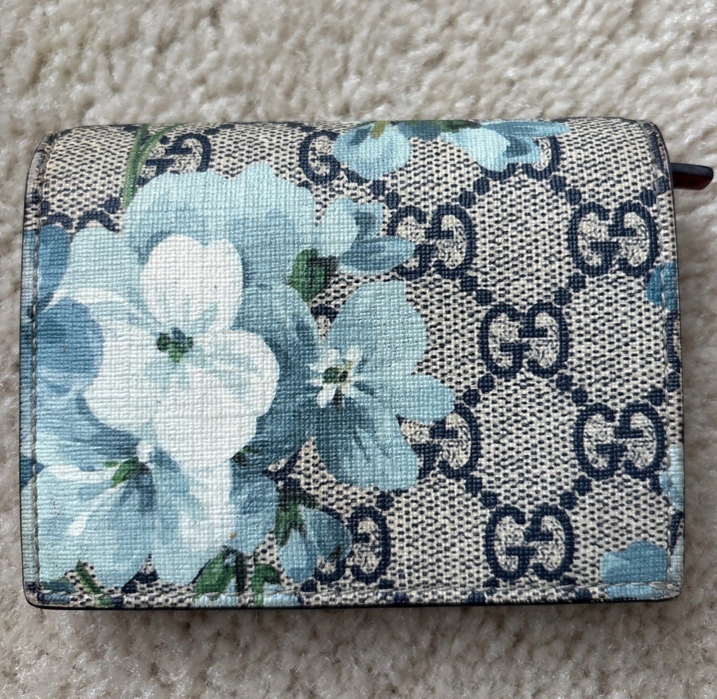 Gucci GG Supreme Monogram Blooms Blue wallet, Excellent condition!!!