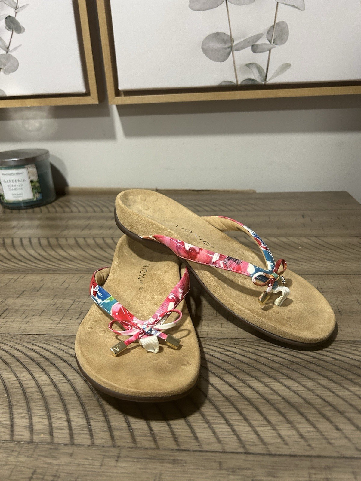 Vionic Bella II Thong Sandals Decorative Bow Floral-Print Red, Green, Brown 8.5