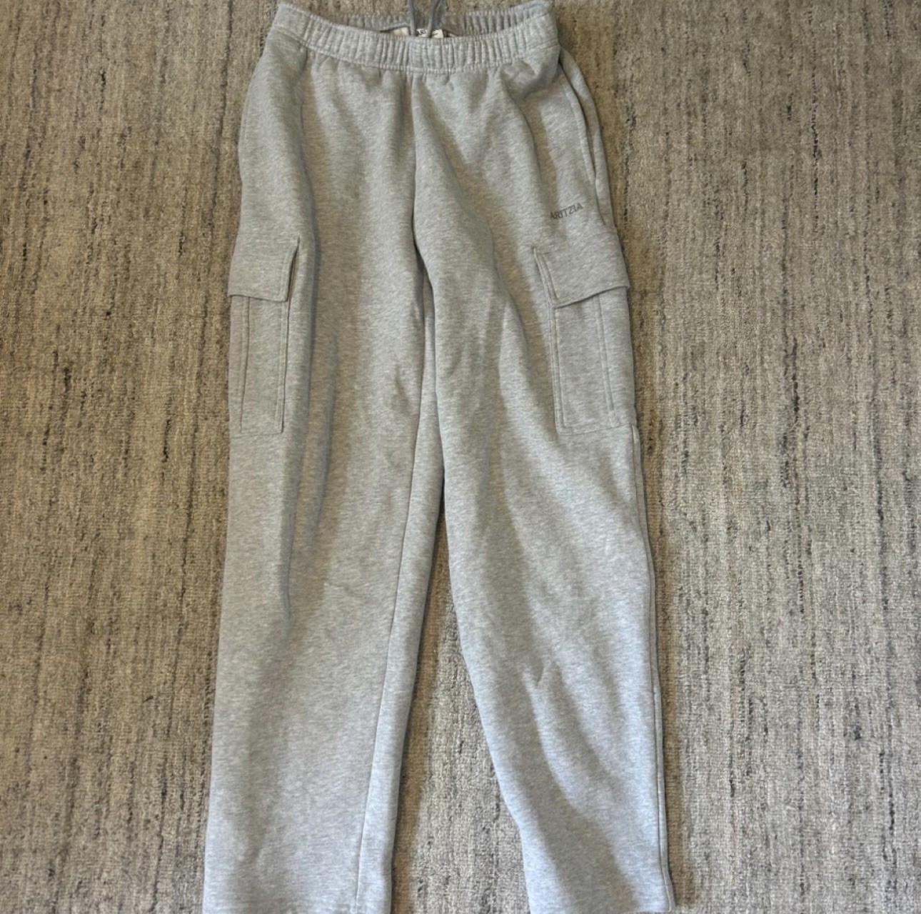Aritzia Cozy Sweat fleece Mega Cargo Sweatpants MEGA FIT Women’s SZ Small Reguar