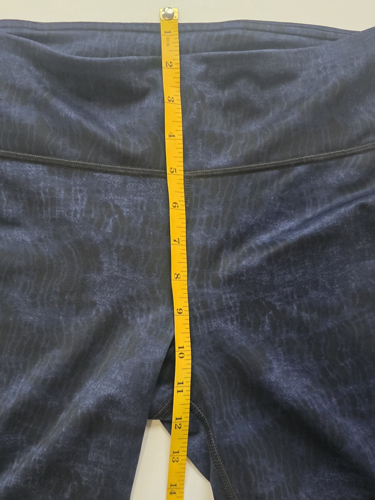 ​Under Armour Women’s Capri Leggings Blue Textured Athletic Pants Size M