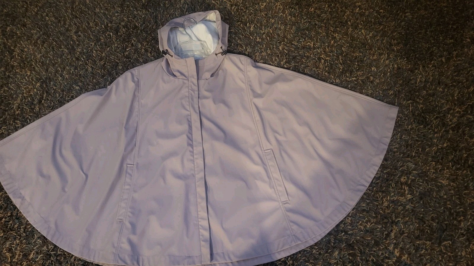 32 Degrees Ladies’ Rain Poncho Size Sm/Med Only Woren Once Light Purple