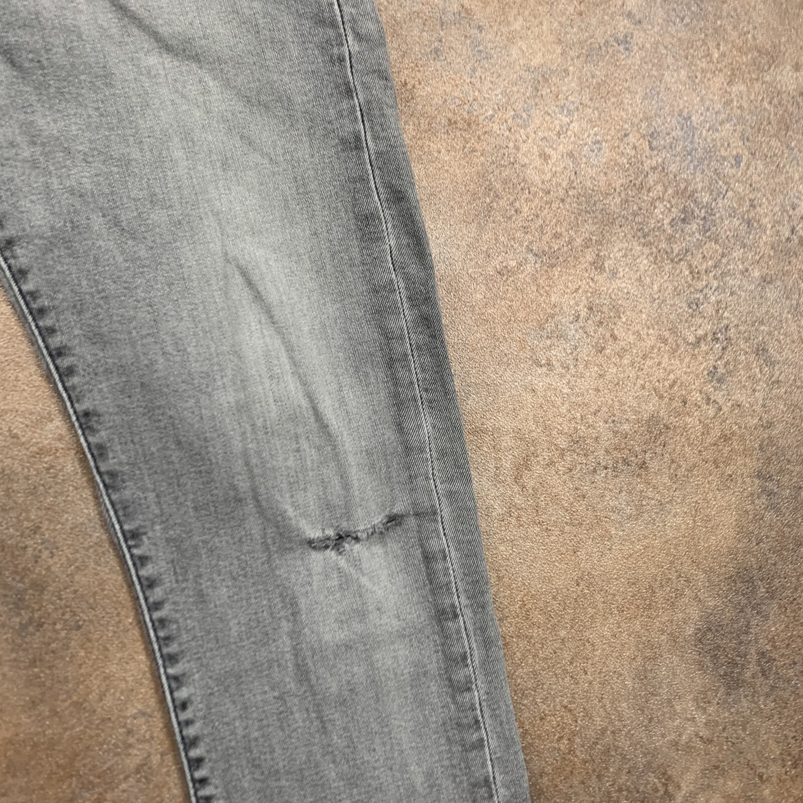 LEVI’S 512 Jeans Mens (31 Inch Waist) (28 Inch Leg) Skinny Tapered Fit Grey