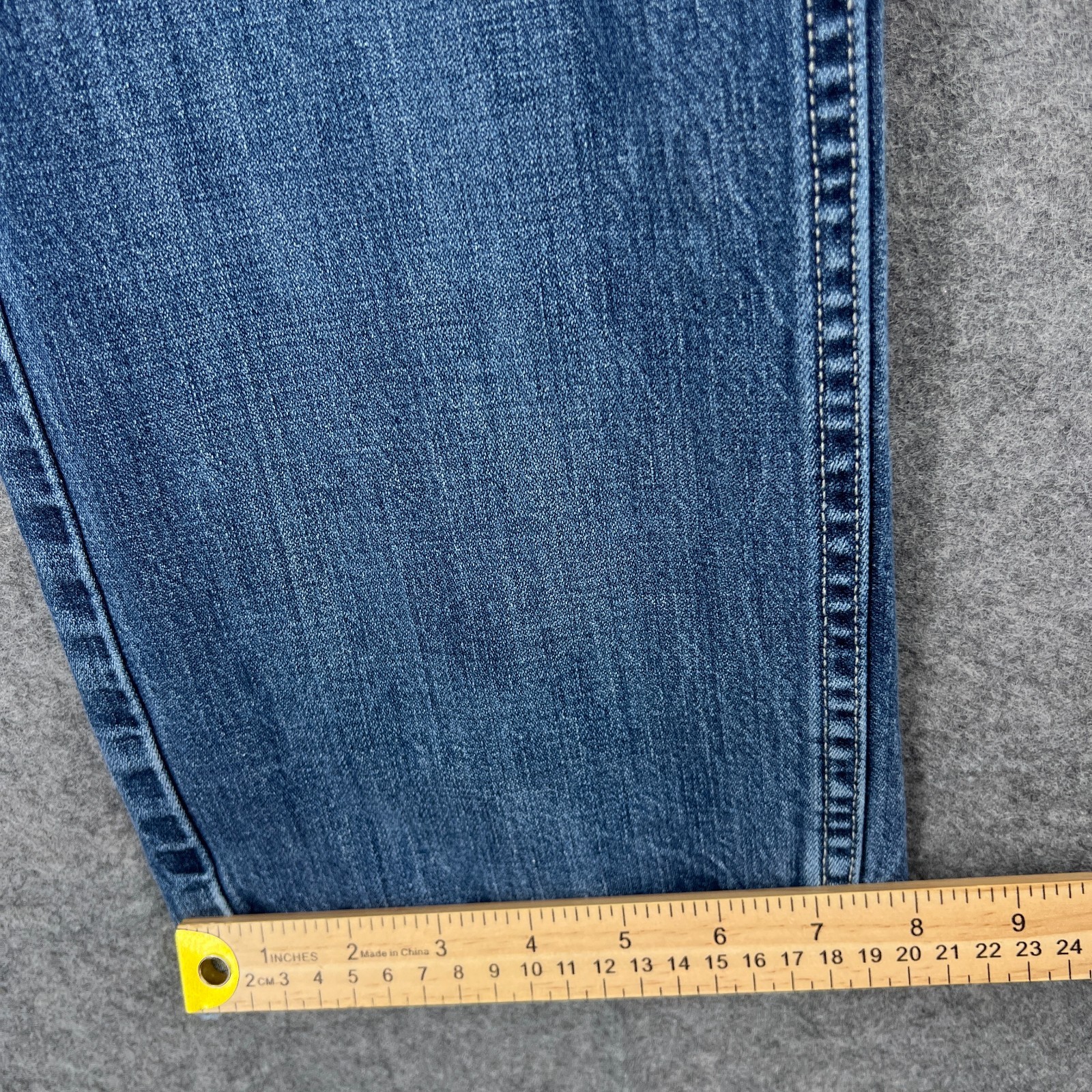 Levi’s 559 Jeans Men 33×34 Blue Relaxed Straight 100% Cotton Medium Wash Denim